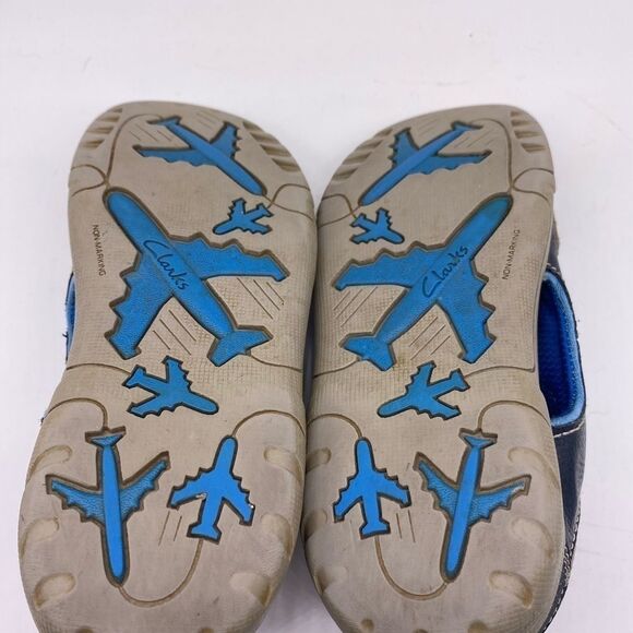 Clarks Kid’s Jet Themed Velcro Leather Light Up Sandals - Picture 10 of 13